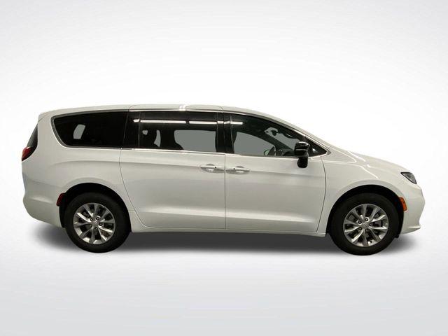 2025 Chrysler Pacifica PACIFICA SELECT AWD