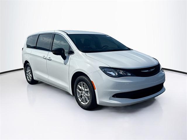 2025 Chrysler Voyager VOYAGER LX