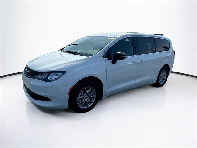 2025 Chrysler Voyager VOYAGER LX