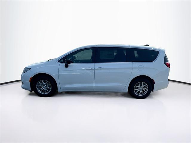 2025 Chrysler Voyager VOYAGER LX
