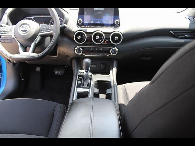 2023 Nissan Sentra SV Xtronic CVT