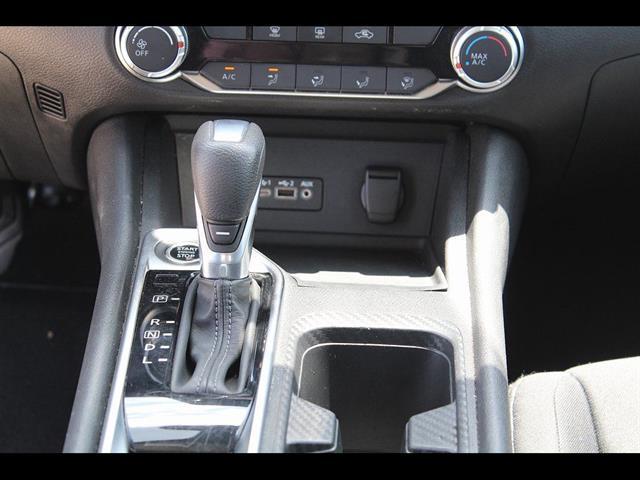 2023 Nissan Sentra SV Xtronic CVT