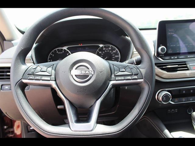 2023 Nissan Altima SV FWD