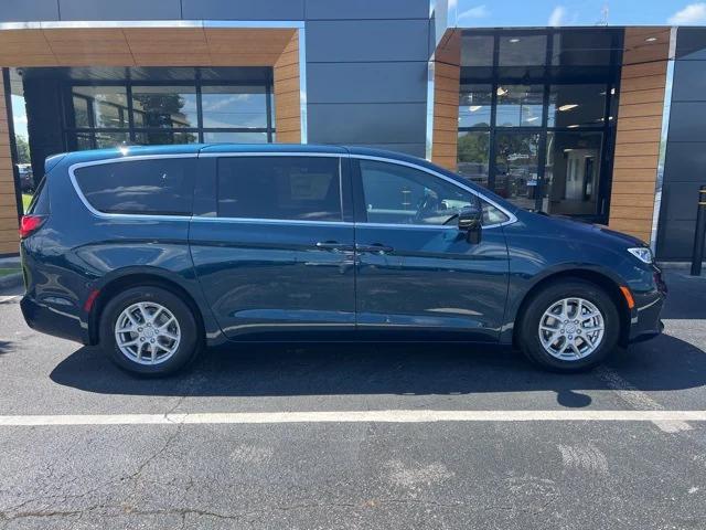 2025 Chrysler Pacifica PACIFICA SELECT