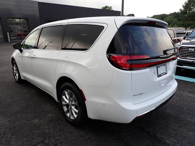2025 Chrysler Pacifica PACIFICA SELECT AWD