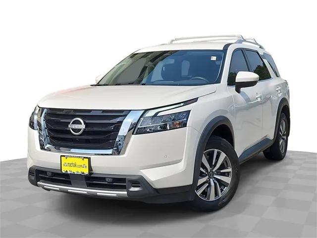 2023 Nissan Pathfinder SL FWD