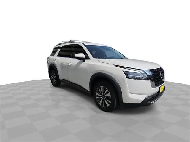 2023 Nissan Pathfinder SL FWD