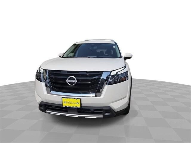 2023 Nissan Pathfinder SL FWD