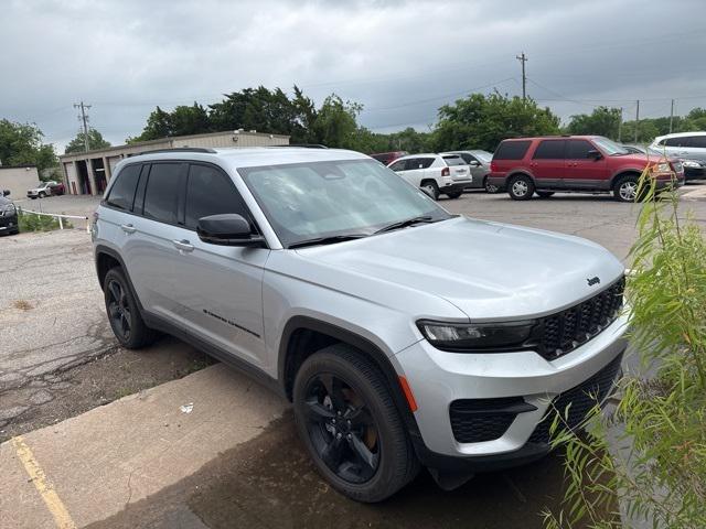 2024 Jeep Grand Cherokee Altitude 4x2
