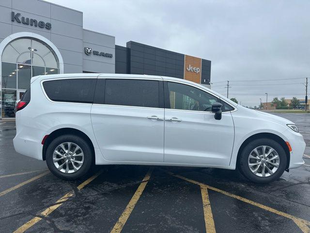 2025 Chrysler Pacifica PACIFICA SELECT AWD