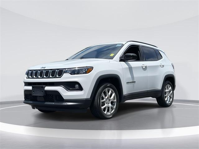 2023 Jeep Compass Latitude Lux FWD