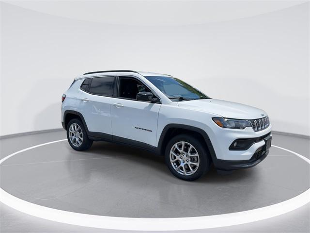2023 Jeep Compass Latitude Lux FWD