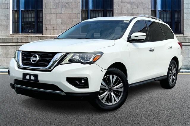2017 Nissan Pathfinder SV