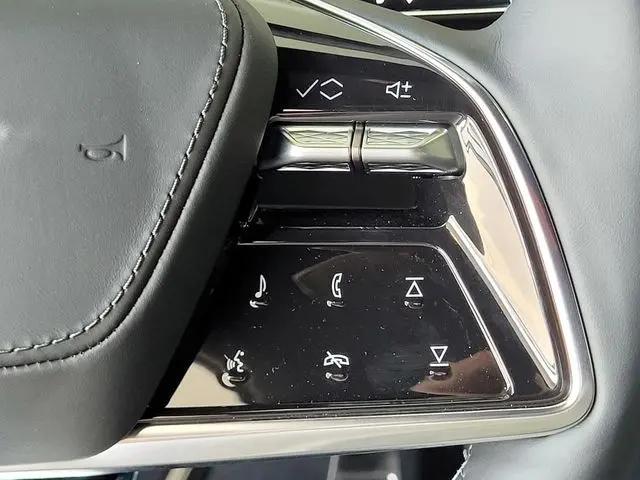 2026 Cadillac iQ V-Series w/1SV
