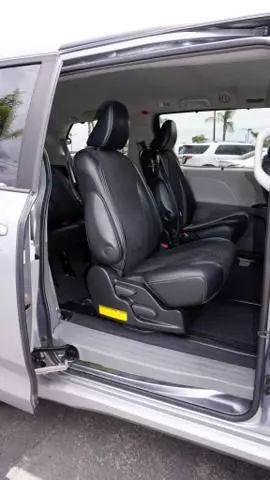 2012 Toyota Sienna SE 8 Passenger