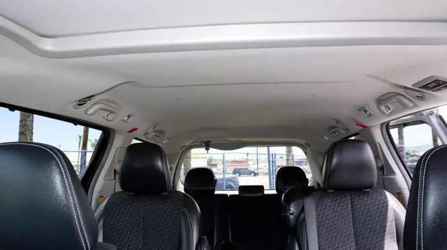 2012 Toyota Sienna SE 8 Passenger