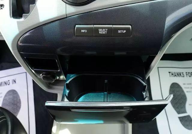 2012 Toyota Sienna SE 8 Passenger