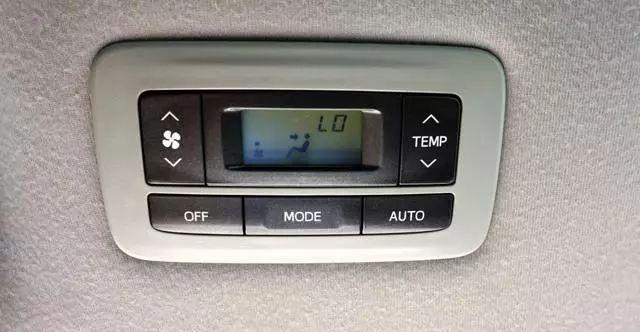2012 Toyota Sienna SE 8 Passenger