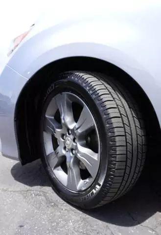 2012 Toyota Sienna SE 8 Passenger