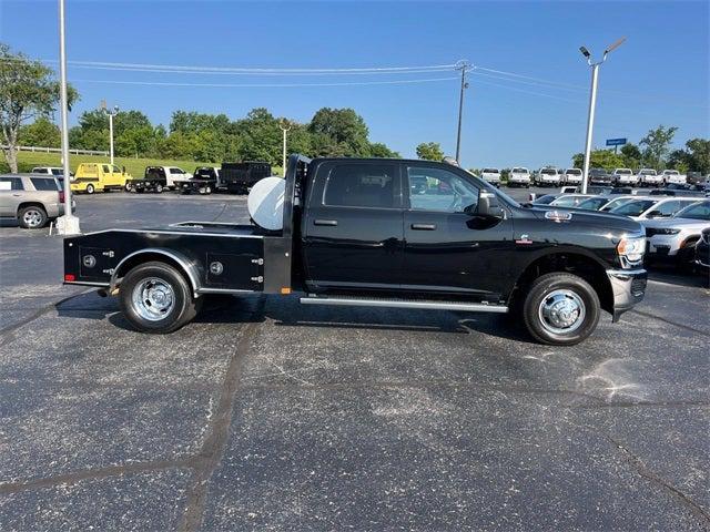 2023 RAM 3500 Tradesman Crew Cab 4x4 8 Box