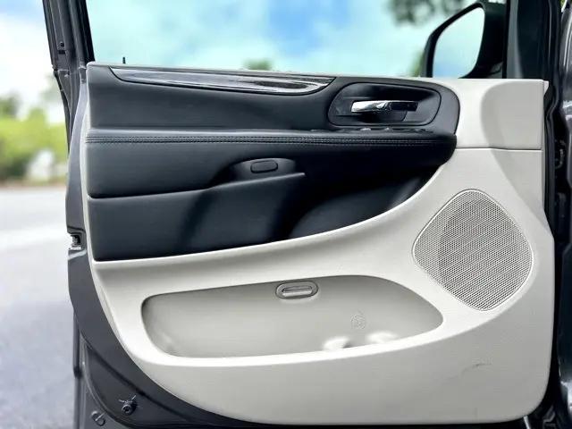2020 Dodge Grand Caravan SE