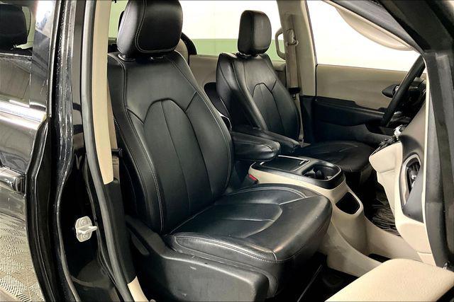 Used 2022 Chrysler Pacifica For Sale in Olive Branch, MS
