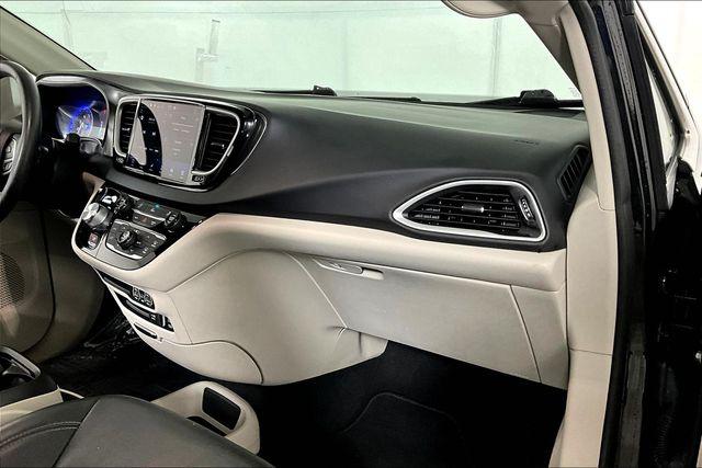 Used 2022 Chrysler Pacifica For Sale in Olive Branch, MS