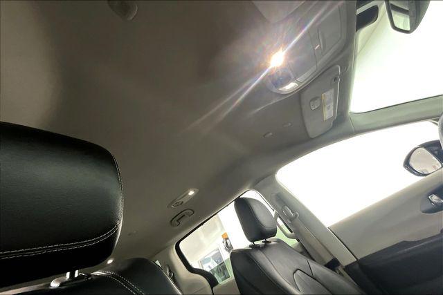 Used 2022 Chrysler Pacifica For Sale in Olive Branch, MS