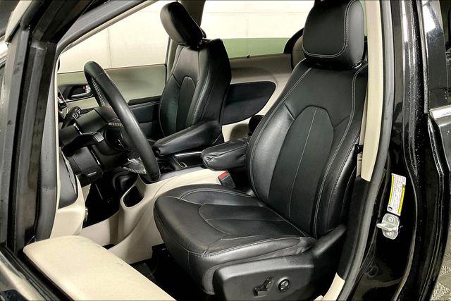 Used 2022 Chrysler Pacifica For Sale in Olive Branch, MS