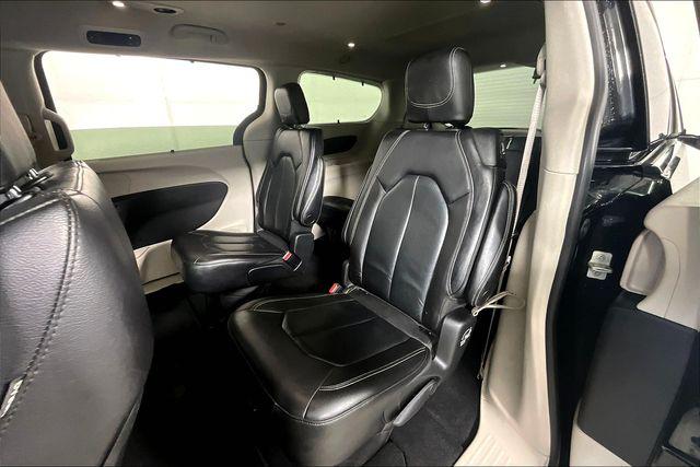 Used 2022 Chrysler Pacifica For Sale in Olive Branch, MS