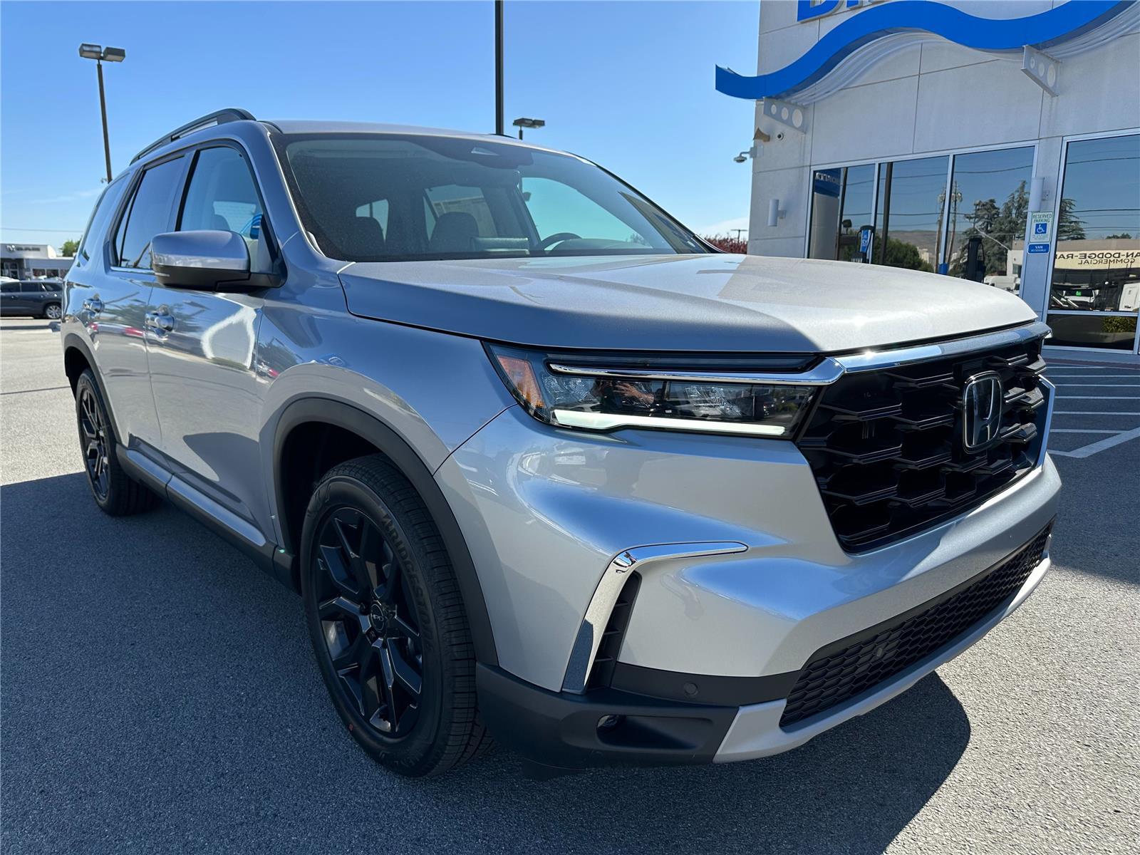 2025 Honda Pilot Touring's photo