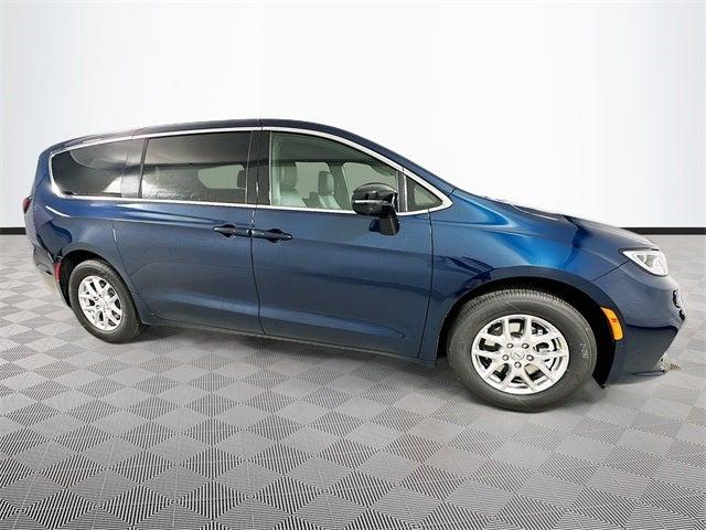 2025 Chrysler Pacifica PACIFICA SELECT