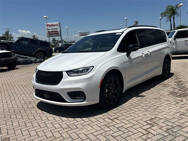 2025 Chrysler Pacifica PACIFICA LIMITED