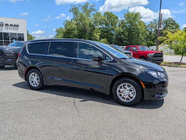 2025 Chrysler Voyager VOYAGER LX