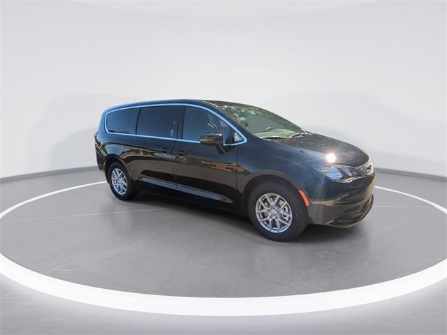 2025 Chrysler Voyager VOYAGER LX