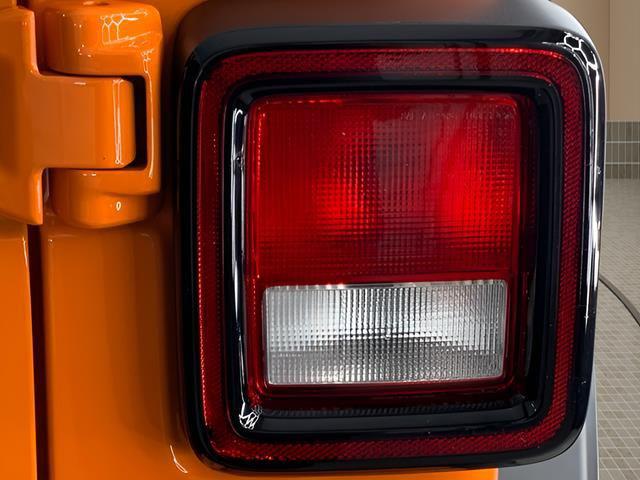 2025 Jeep Wrangler 4-Door Summit 4x4