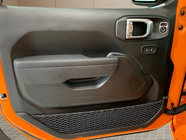 2025 Jeep Wrangler 4-Door Summit 4x4