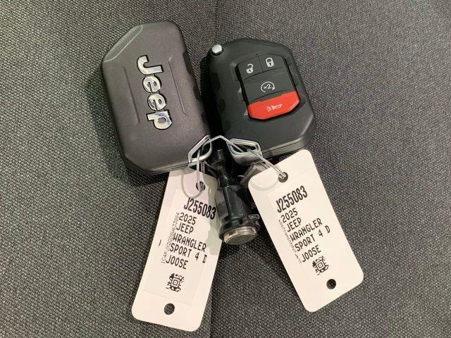 2025 Jeep Wrangler 4-Door Summit 4x4