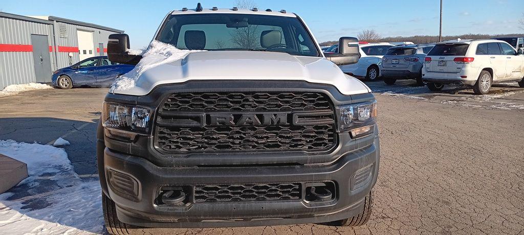 2024 RAM Ram 5500 Chassis Cab RAM 5500 TRADESMAN CHASSIS REGULAR CAB 4X4 84 CA