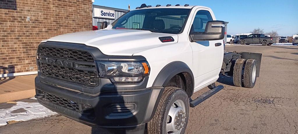 2024 RAM Ram 5500 Chassis Cab RAM 5500 TRADESMAN CHASSIS REGULAR CAB 4X4 84 CA