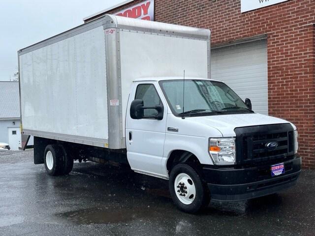 2023 Ford E-450 Cutaway Base
