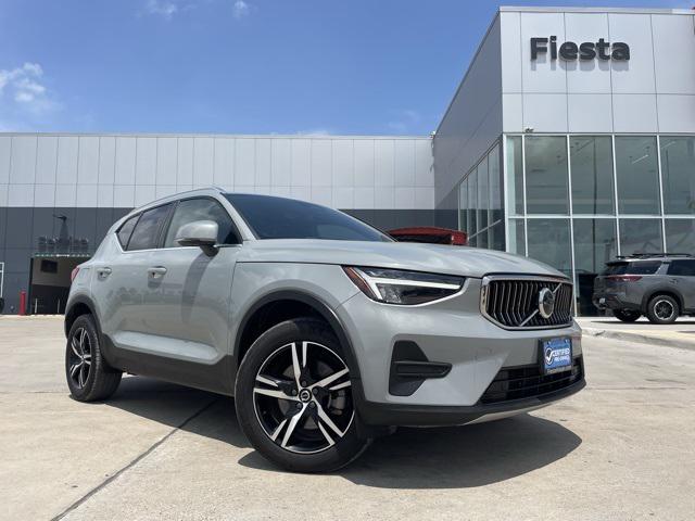 2024 Volvo XC40 B5 Core Bright Theme