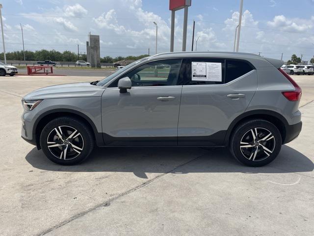2024 Volvo XC40 B5 Core Bright Theme