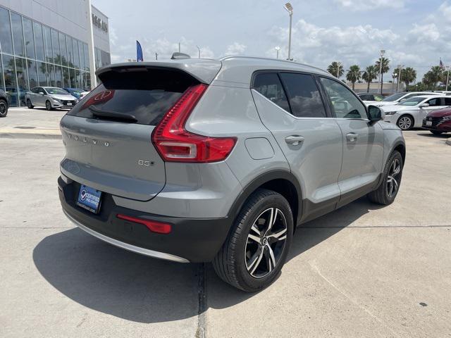 2024 Volvo XC40 B5 Core Bright Theme