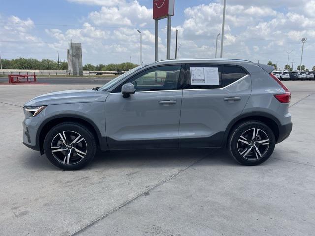 2024 Volvo XC40 B5 Core Bright Theme