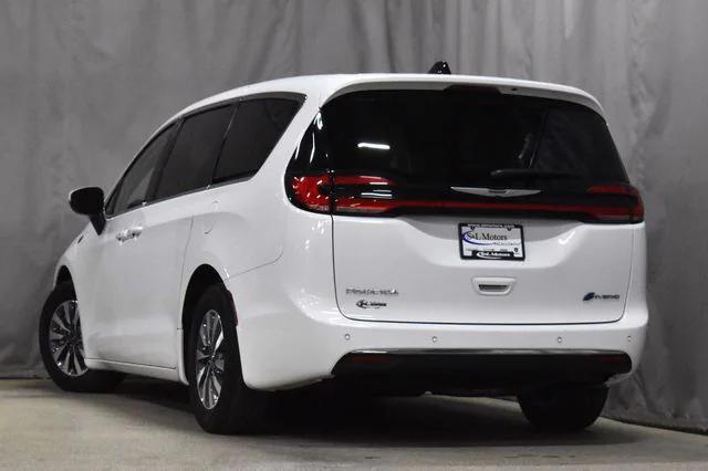 2023 Chrysler Pacifica Hybrid Touring L