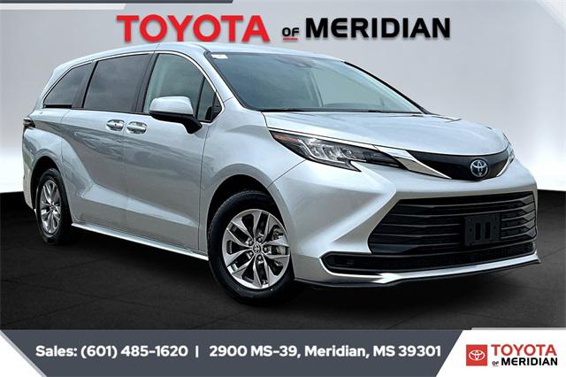 2022 Toyota Sienna LE