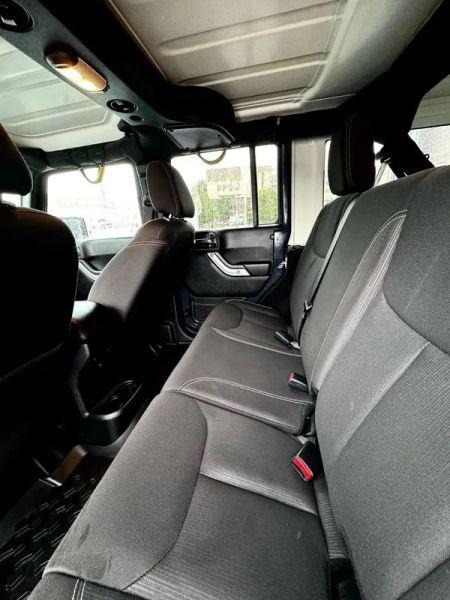 2017 Jeep Wrangler Unlimited Sahara 4x4