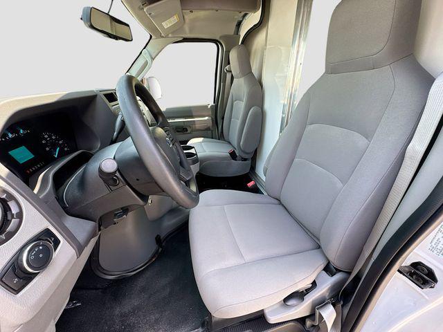2025 Ford E-350 Cutaway Base