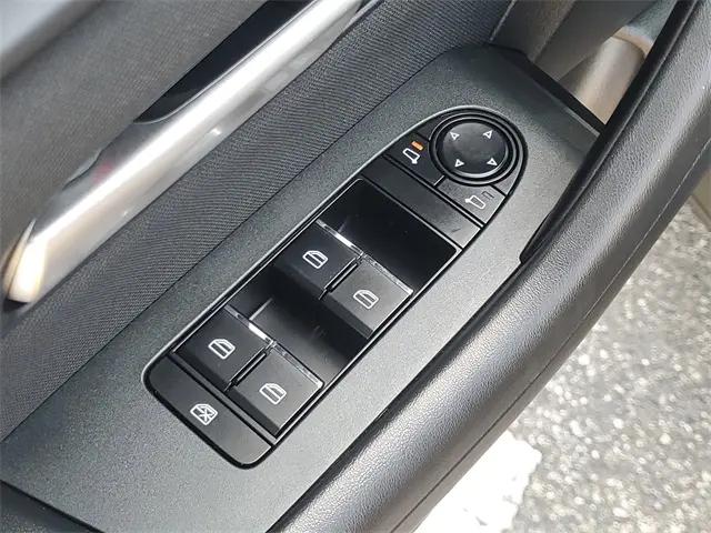 2024 Mazda X-90 3.3 Turbo Select